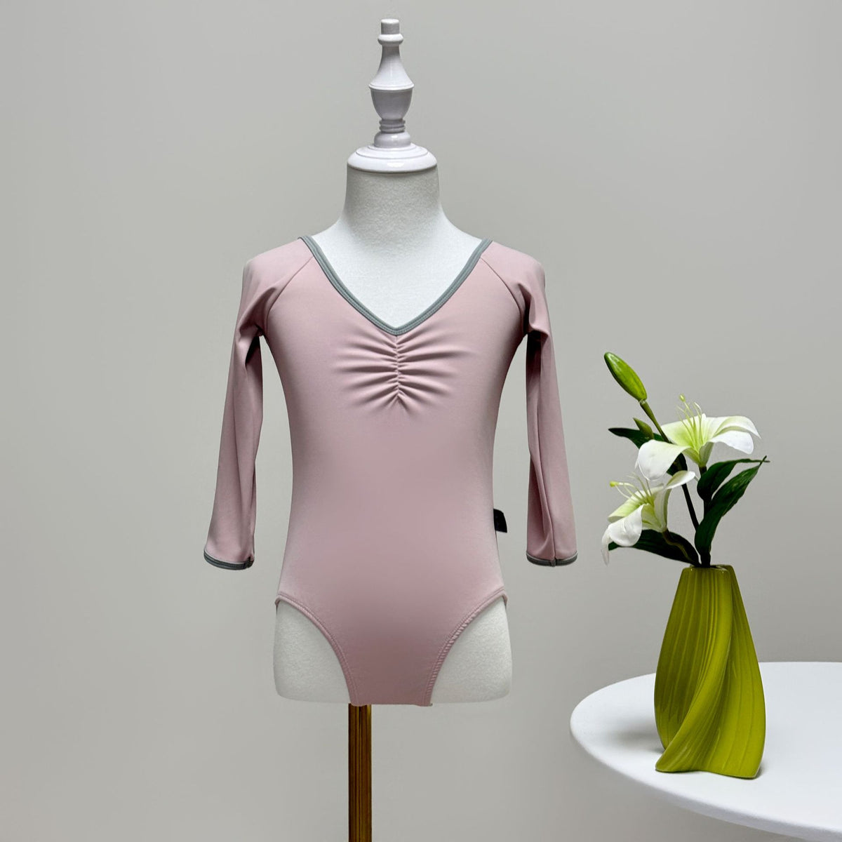 Snowliquea V-Neck Contrast Trim Sleeve Leotard